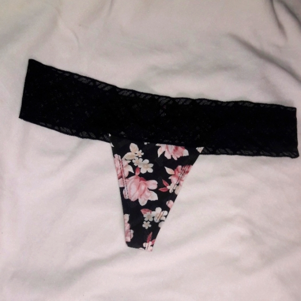 👙 Women's PINK Victoria's Secret L Thong Panties Underwear Lingerie Intimates
